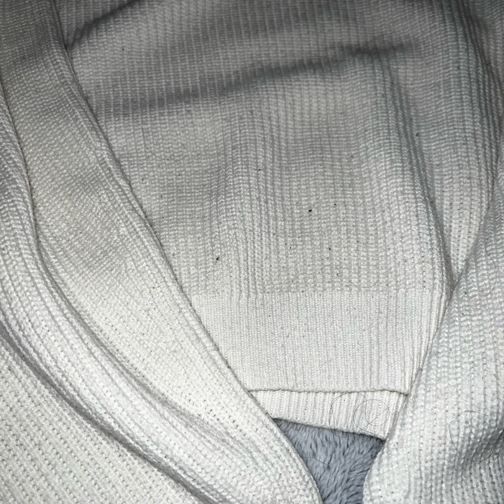 Cropped sweater - Picture 2 of 3
